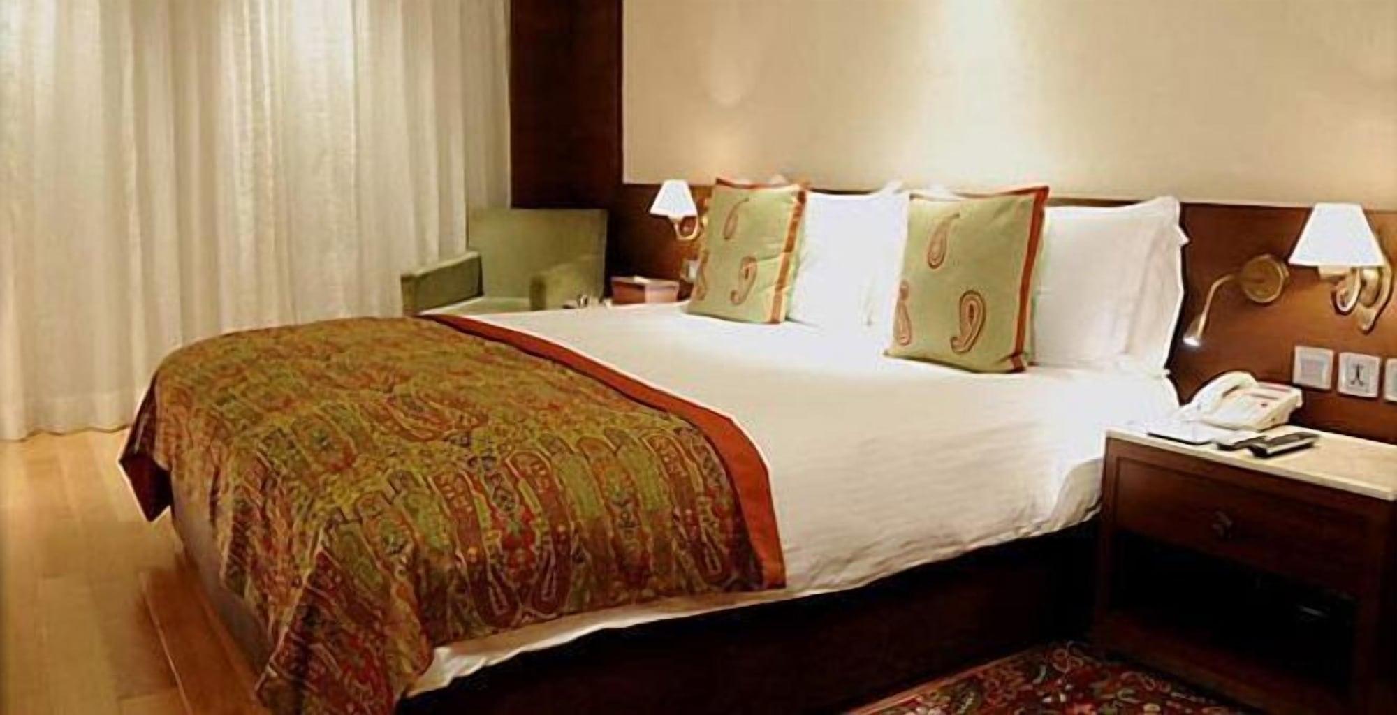 The Lalit Grand Palace Srinagar Buitenkant foto