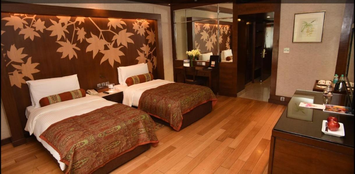 The Lalit Grand Palace Srinagar Buitenkant foto