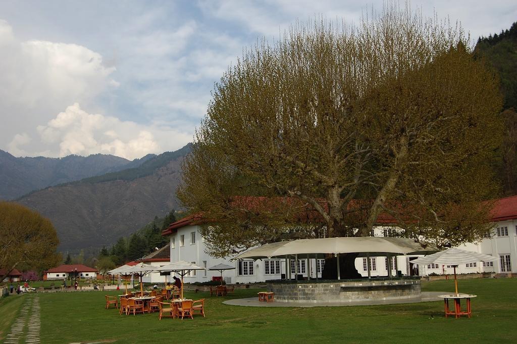 The Lalit Grand Palace Srinagar Buitenkant foto