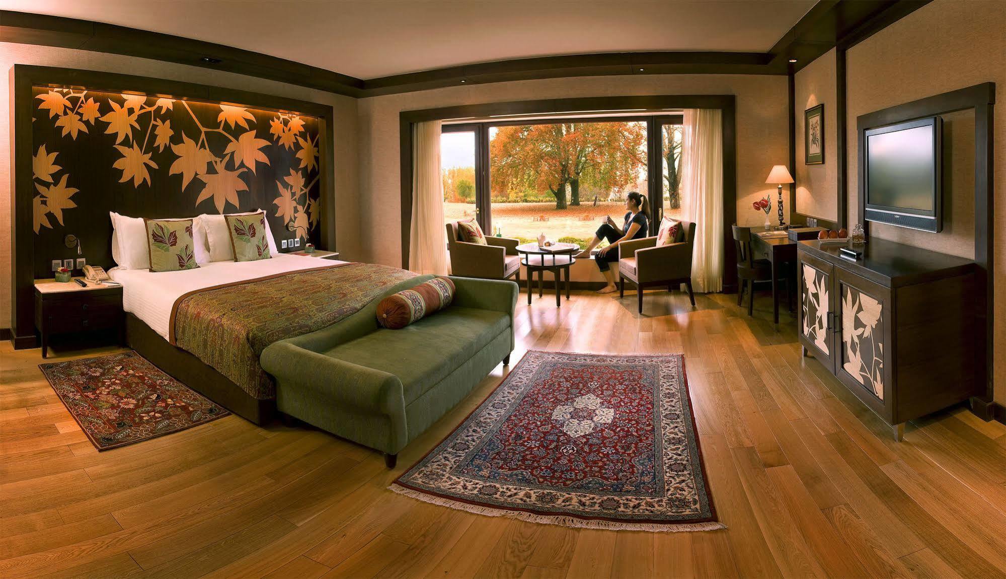 The Lalit Grand Palace Srinagar Kamer foto