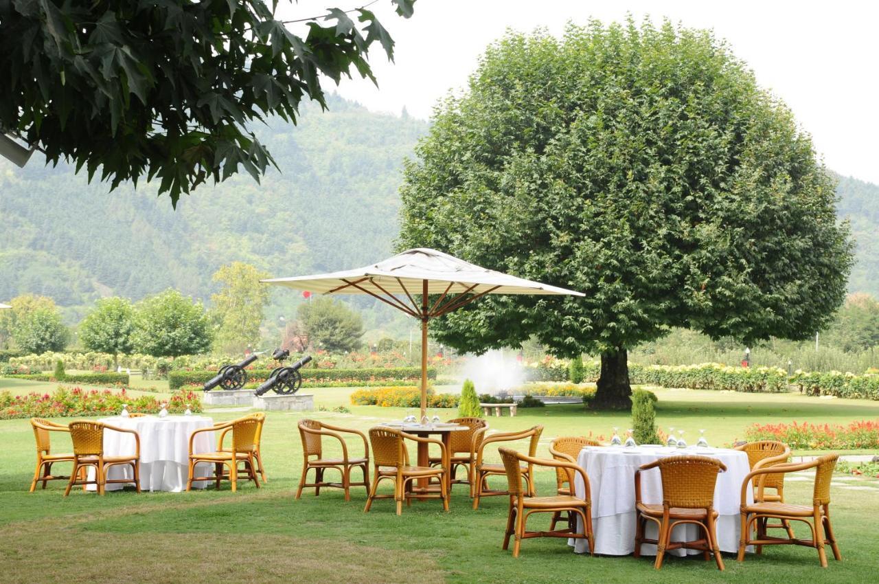 The Lalit Grand Palace Srinagar Buitenkant foto
